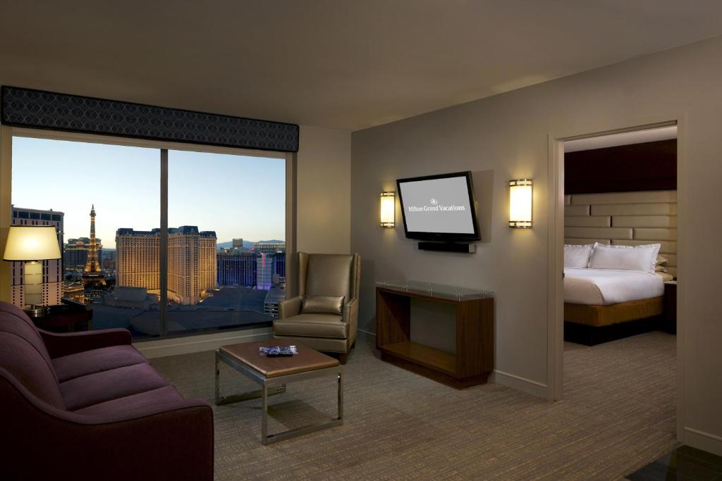 Las Vegas Suites - 2 & 3 Bedrooms - Caesars Suites