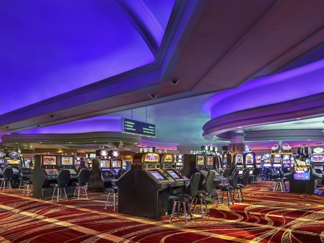 Casino | Suites at Stratosphere Hotel, Casino & Tower, BW Premier Collection