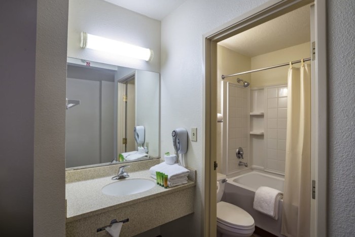 Guestroom | Suites at Stratosphere Hotel, Casino & Tower, BW Premier Collection