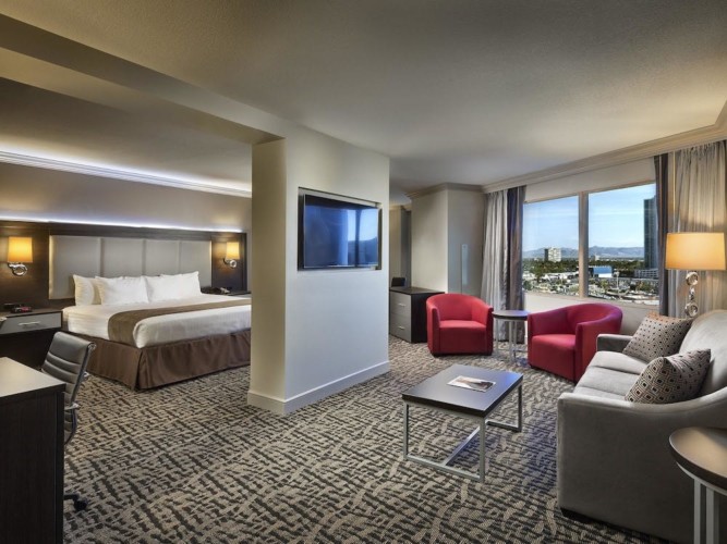 Guestroom | Suites at Stratosphere Hotel, Casino & Tower, BW Premier Collection