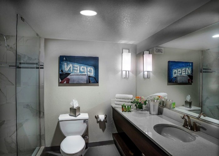 Guestroom | Suites at Stratosphere Hotel, Casino & Tower, BW Premier Collection