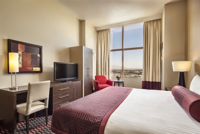 Guestroom | Suites at Stratosphere Hotel, Casino & Tower, BW Premier Collection