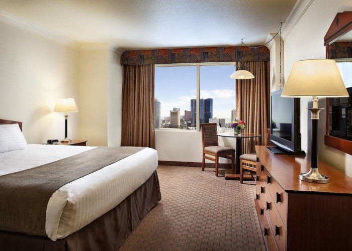 Guestroom | Suites at Stratosphere Hotel, Casino & Tower, BW Premier Collection