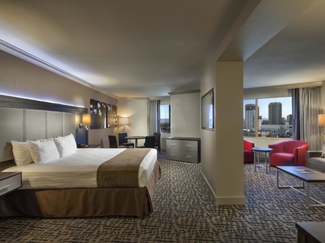 Guestroom | Suites at Stratosphere Hotel, Casino & Tower, BW Premier Collection