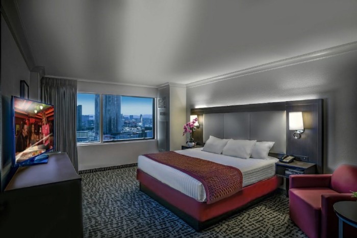 Guestroom | Suites at Stratosphere Hotel, Casino & Tower, BW Premier Collection