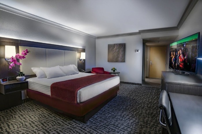 Guestroom | Suites at Stratosphere Hotel, Casino & Tower, BW Premier Collection