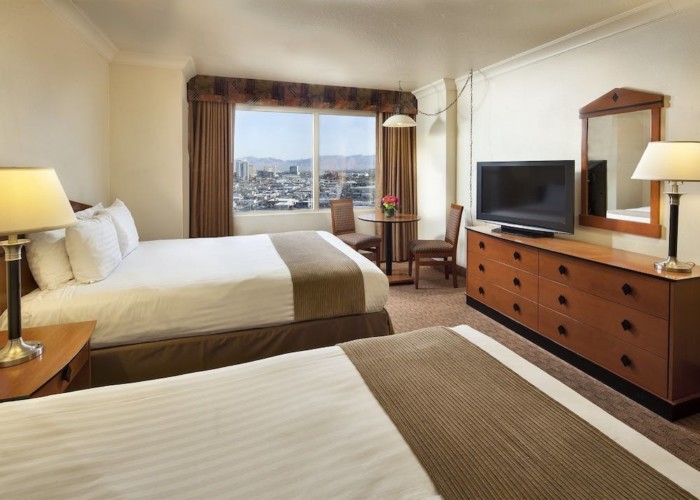 Guestroom | Suites at Stratosphere Hotel, Casino & Tower, BW Premier Collection