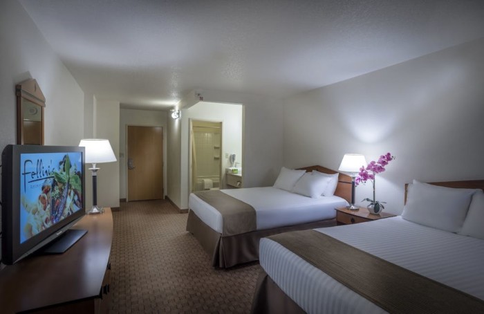 Guestroom | Suites at Stratosphere Hotel, Casino & Tower, BW Premier Collection