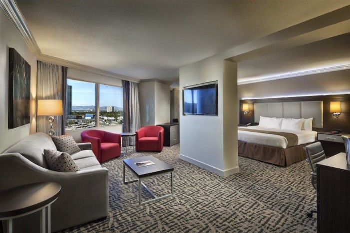 Guestroom | Suites at Stratosphere Hotel, Casino & Tower, BW Premier Collection