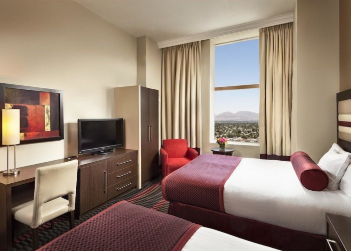 Guestroom | Suites at Stratosphere Hotel, Casino & Tower, BW Premier Collection