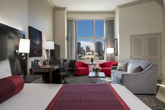 Guestroom | Suites at Stratosphere Hotel, Casino & Tower, BW Premier Collection