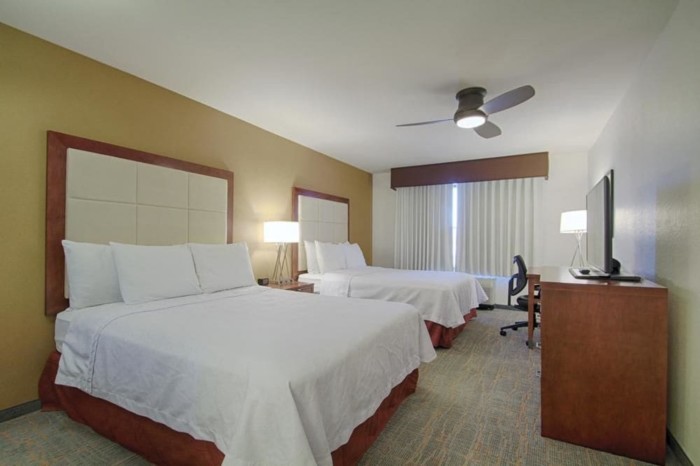 https://suiteness.imgix.net/destinations/las-vegas/homewood-suites-by-hilton-las-vegas-airport/suites/1-king-2-queen-beds-2-bedroom-2-bath-suite/bedroom.jpg?w=96px&h=64px&crop=edges&auto=compress,format