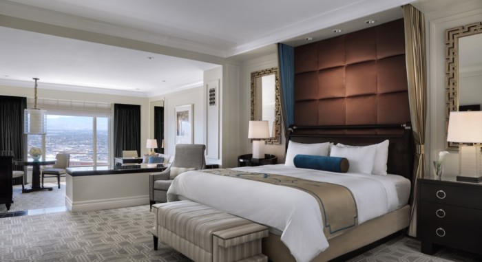 https://suiteness.imgix.net/destinations/las-vegas/the-palazzo-resort-hotel-casino/suites/luxury-suite-luxury-suite/luxury-bed.jpg?w=96px&h=64px&crop=edges&auto=compress,format