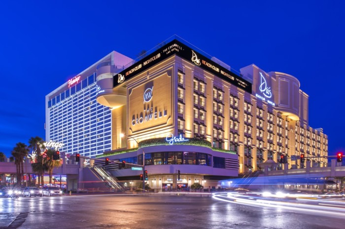 https://suiteness.imgix.net/destinations/las_vegas/the_cromwell/the_cromwell.jpg?w=96px&h=64px&crop=edges&auto=compress,format