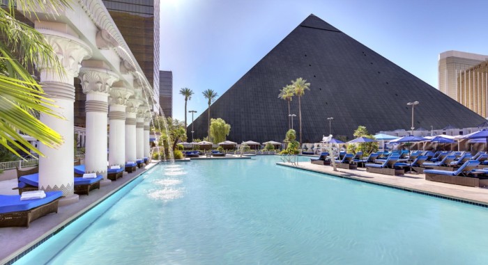 Luxor North Pool Daytime | Suites at Luxor Hotel & Casino