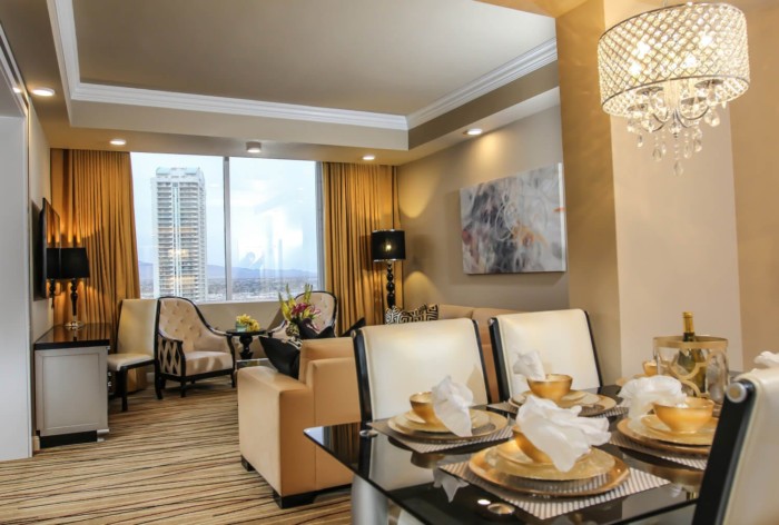 Las Vegas Accommodations & Rooms, Westgate Las Vegas Resort & Casino