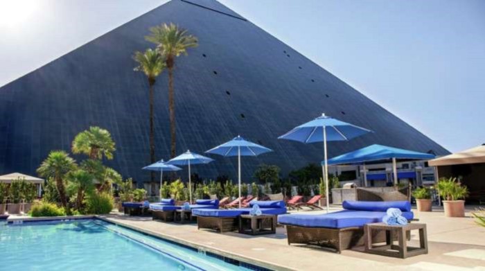 Pool | Suites at Luxor Hotel & Casino
