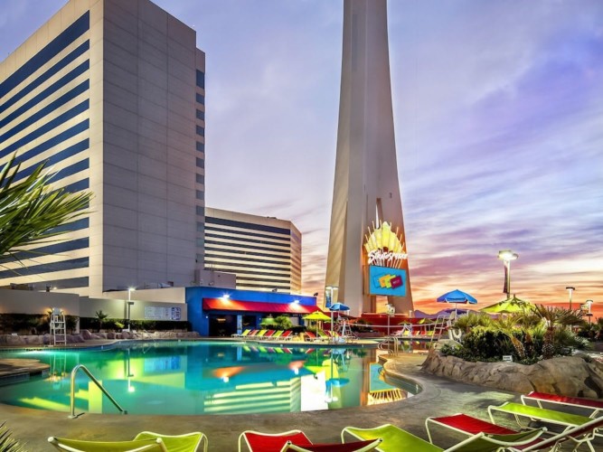 Pool | Suites at Stratosphere Hotel, Casino & Tower, BW Premier Collection