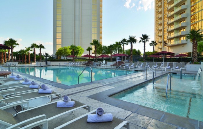 Pool | Suites at The Signature at MGM Grand