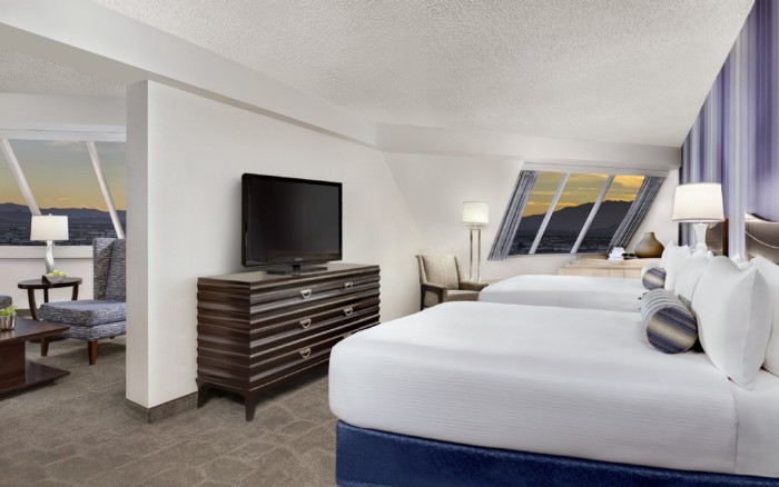 Pyramid-Premium-Corner-Suite-Queen-Beds | Suites at Luxor Hotel & Casino