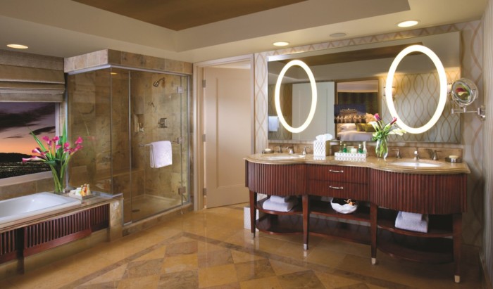 Salone Suite Bathroom | Suites at Bellagio
