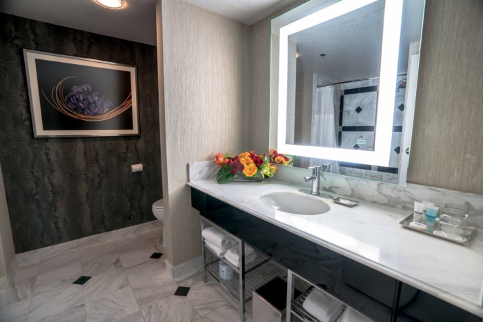 Staywell Grand Queen Bathroom | Suites at MGM Grand Hotel & Casino