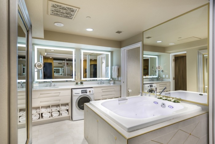 Studio Suite Bathroom | Suites at Westgate Las Vegas