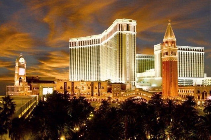 The Venetian at Sunset | Suites at The Venetian Resort Hotel & Casino